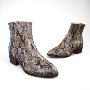 Chelsea & Violet CV-LUCY Snakeskin Leather Stitched Ankle Boots Women Sz 8.5M